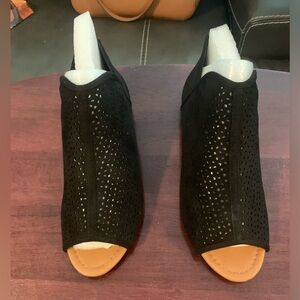 Unr8ed Black Ambe Shoe Size 11